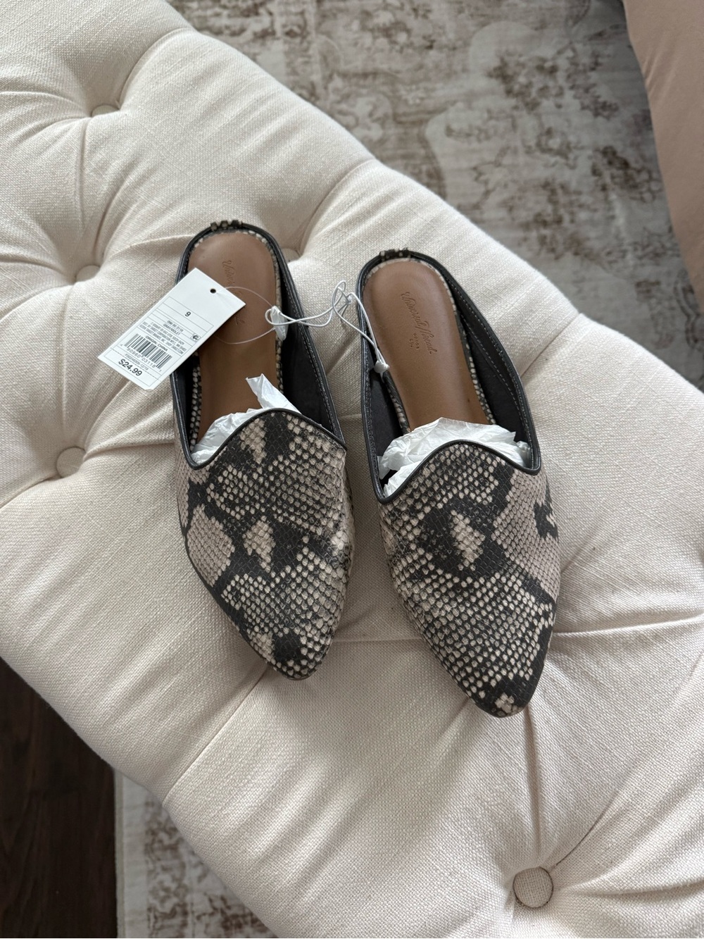 NEW Universal Thread Beige and Black Snake-Print Pointed Mules Size 9